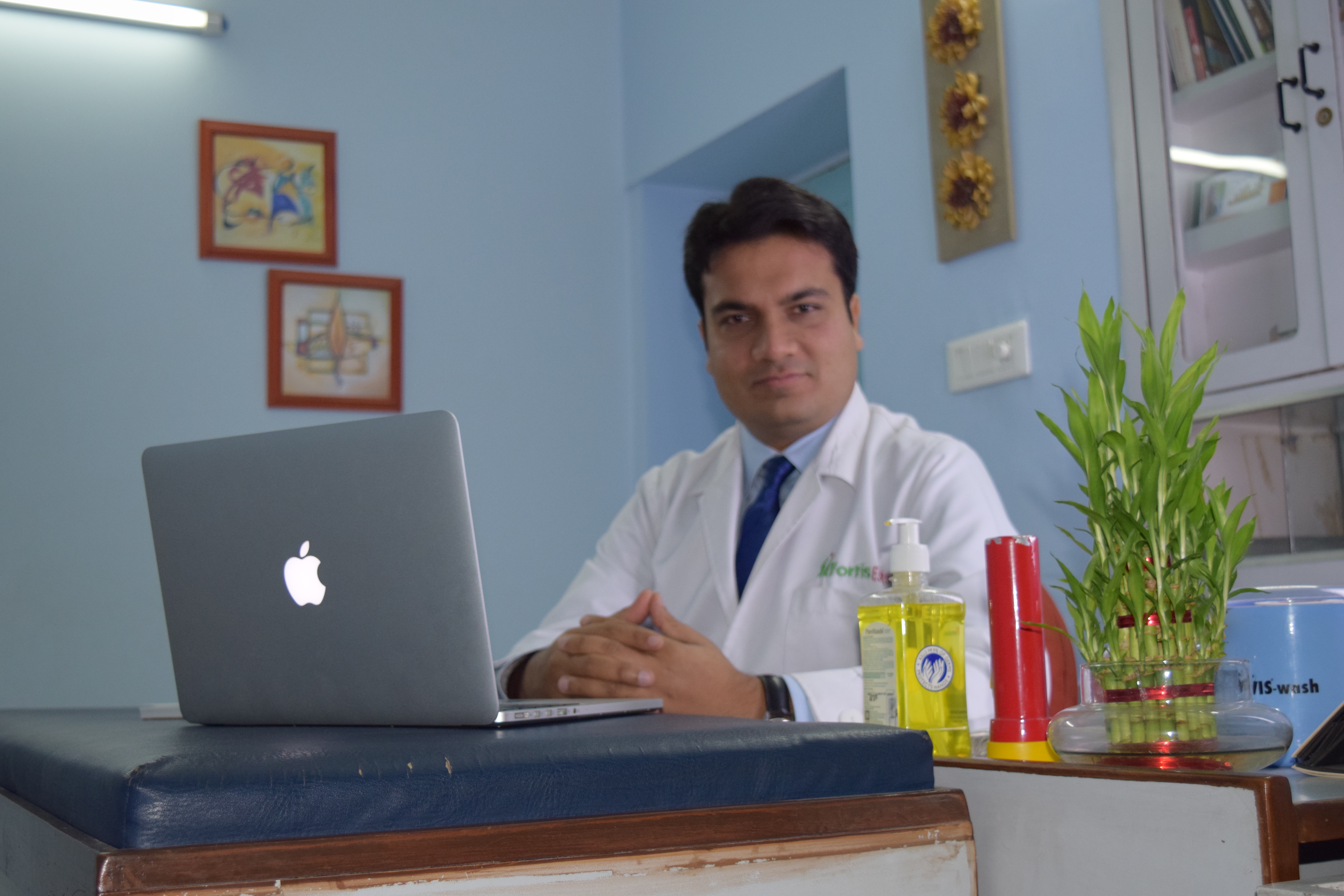 Dr. Shwetank Bansal